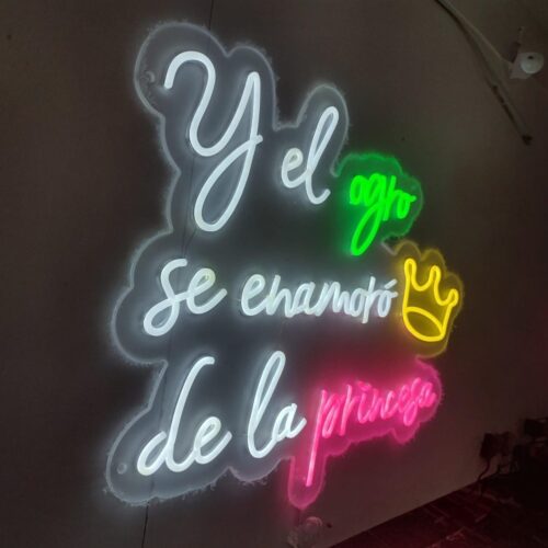 Neon LED personalizado con texto decorativo